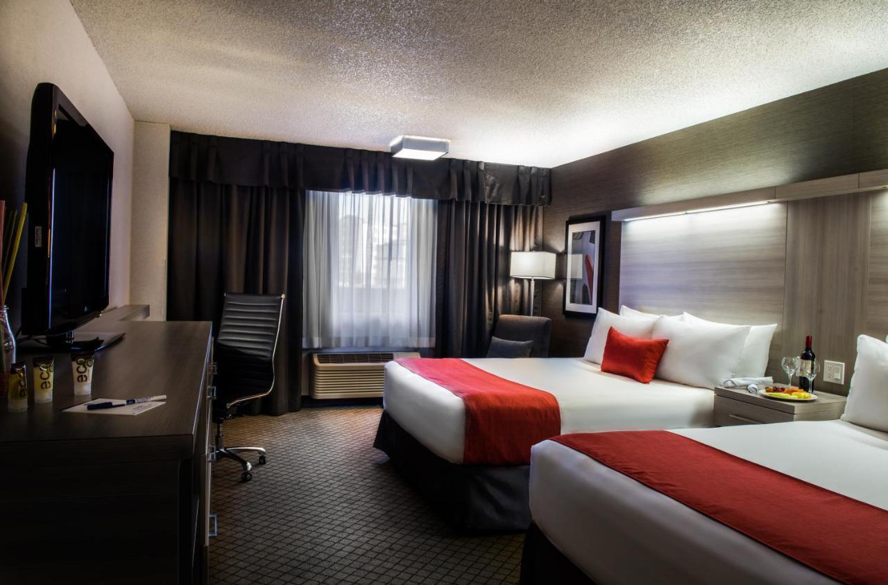 Best Western Plus Village Park Inn YYC Eksteriør billede