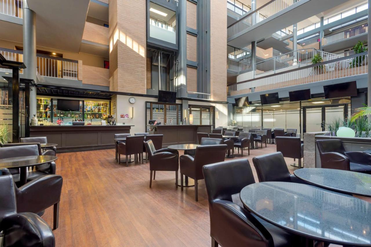 Best Western Plus Village Park Inn YYC Eksteriør billede
